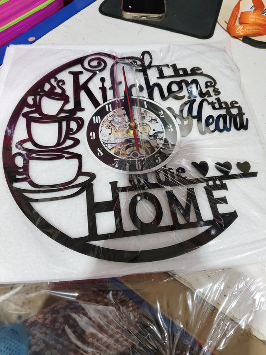 Silent Vinyl Clock – Vintage Gramophone Theme, Great for Gifts & Collectors